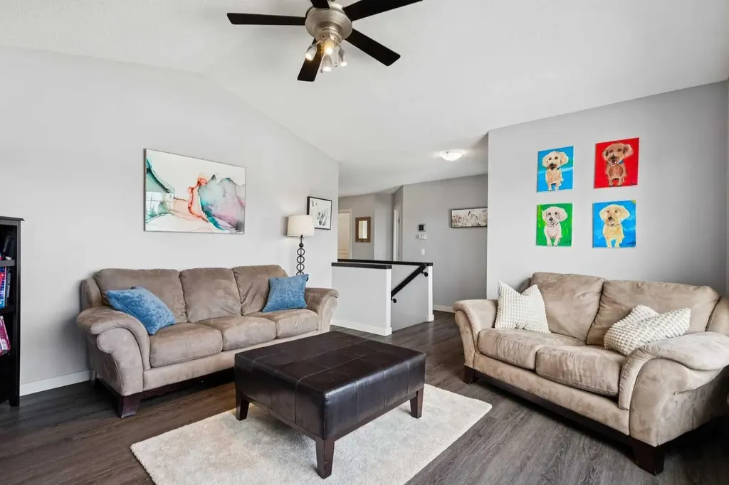 572 West Creek Point Chestermere AB T1X1T3