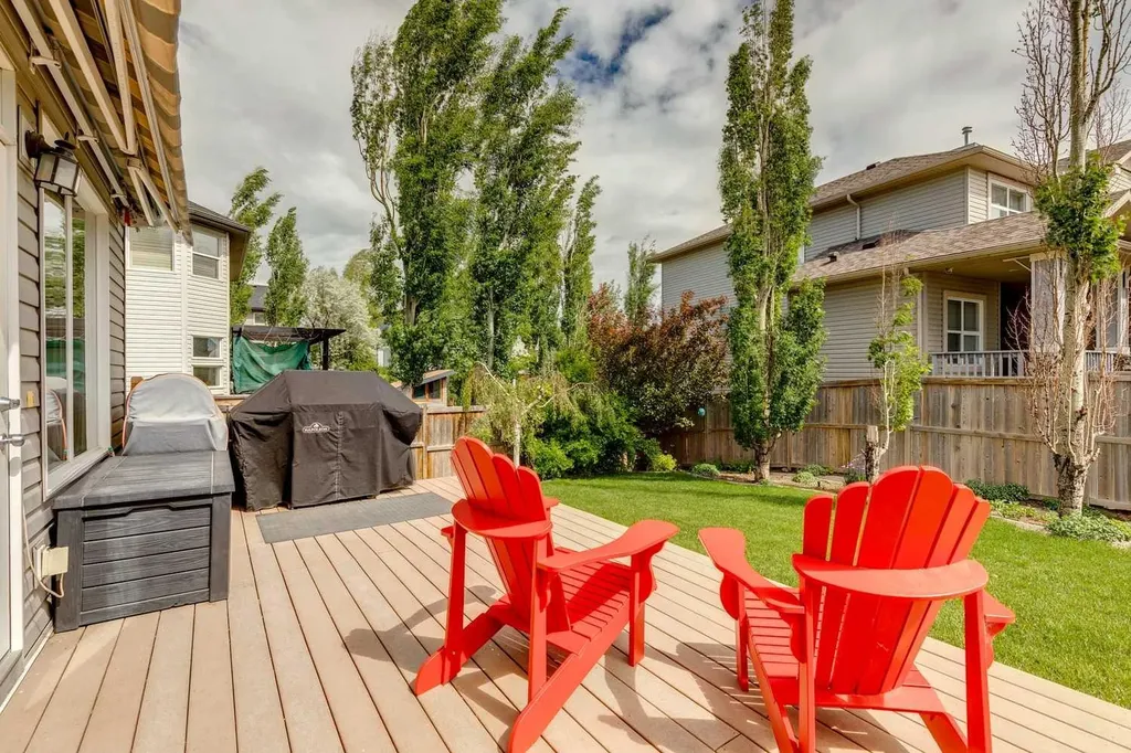 572 West Creek Point Chestermere AB T1X1T3