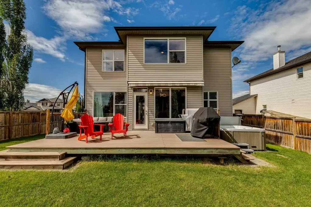 572 West Creek Point Chestermere AB T1X1T3