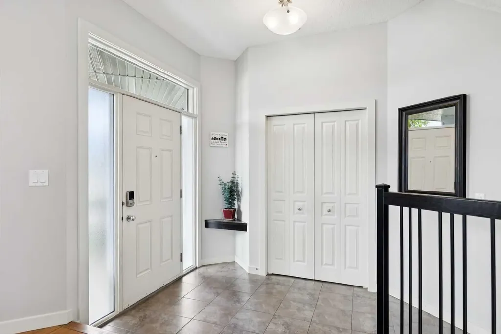 572 West Creek Point Chestermere AB T1X1T3