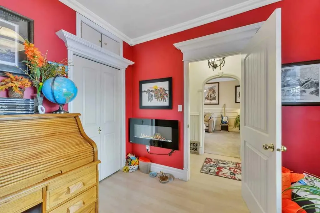5406 50 Avenue Lacombe AB T4L 1N5
