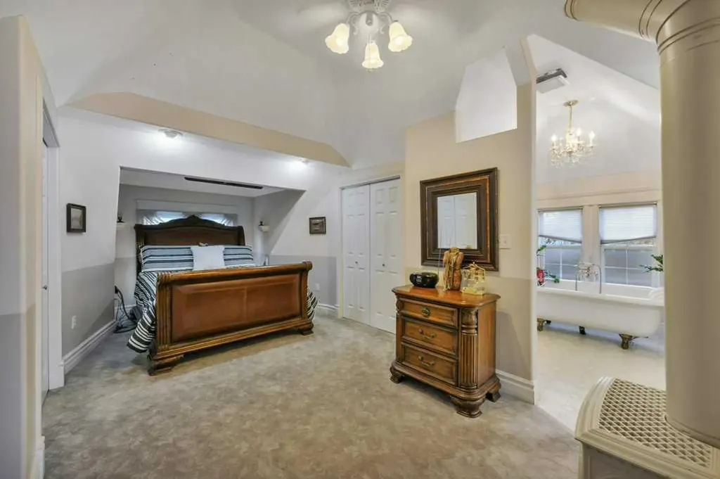 5406 50 Avenue Lacombe AB T4L 1N5