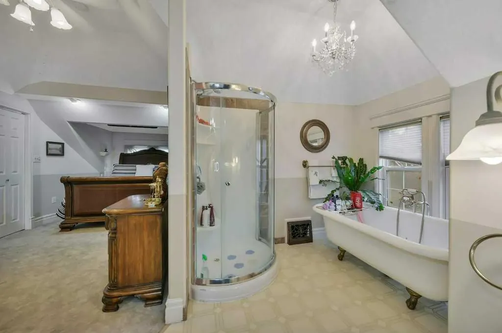 5406 50 Avenue Lacombe AB T4L 1N5