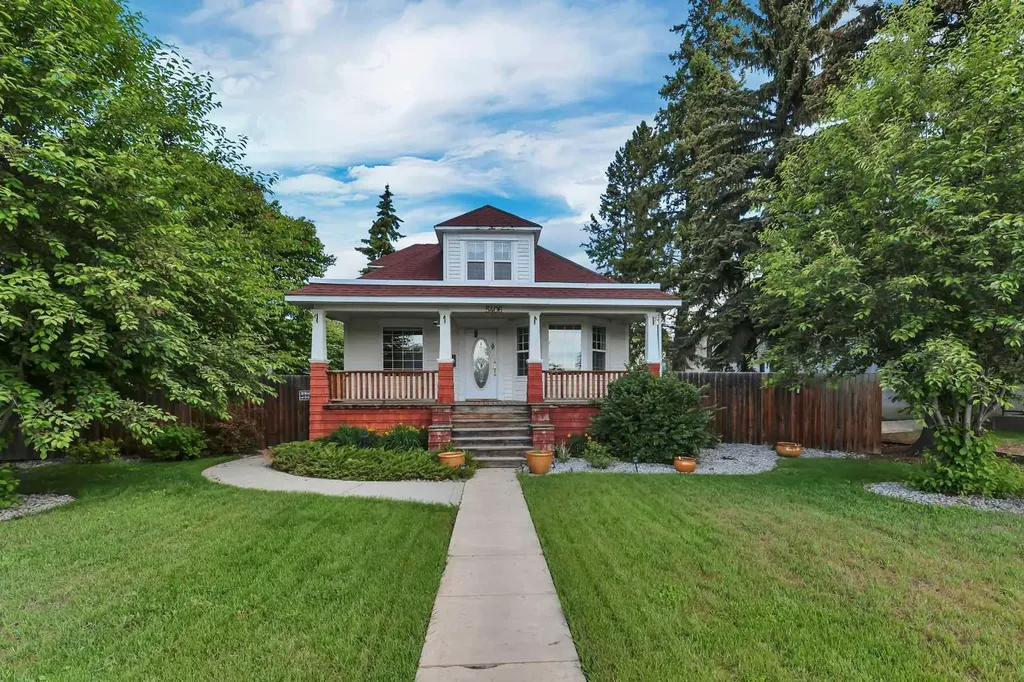 5406 50 Avenue Lacombe AB T4L 1N5