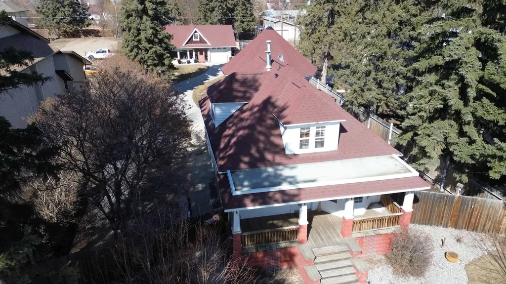 5406 50 Avenue Lacombe AB T4L 1N5