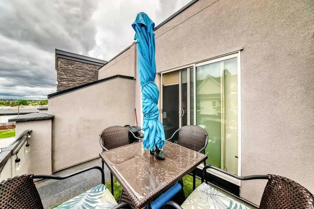 15207 1 Street SE Calgary AB T2X 2A2