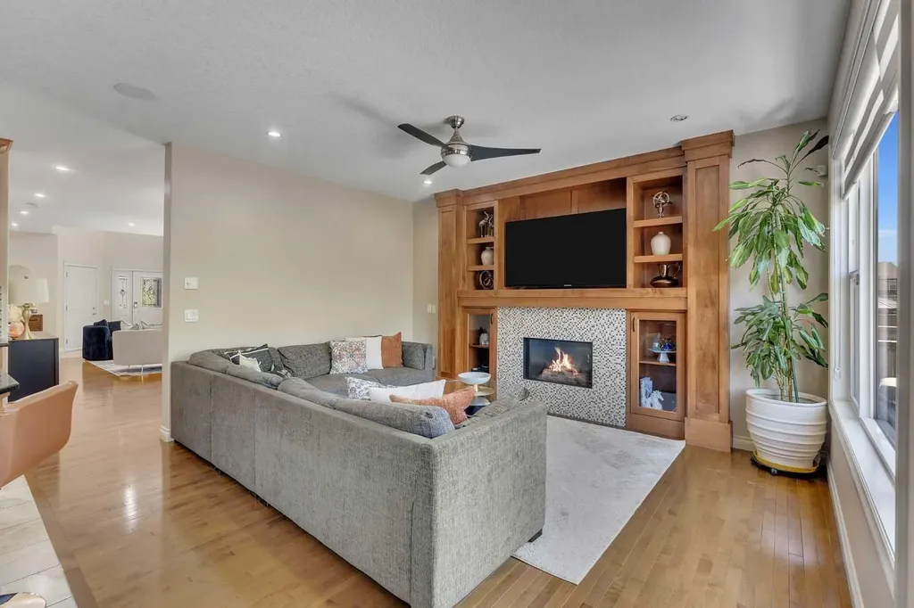 308 Kinniburgh Link Chestermere AB T1X 0P8