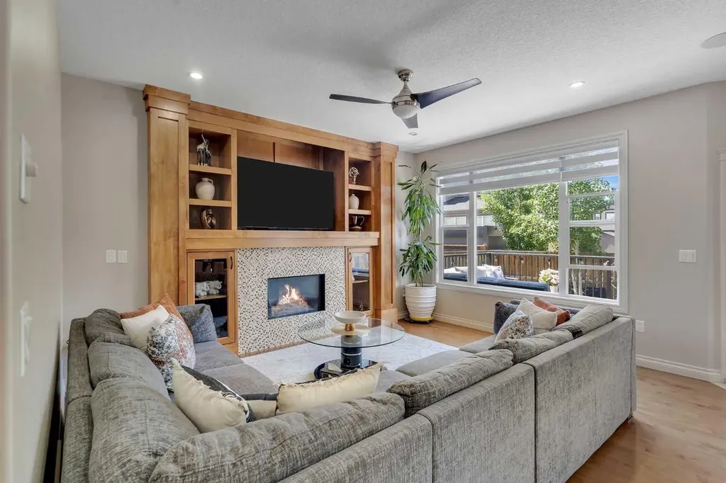308 Kinniburgh Link Chestermere AB T1X 0P8