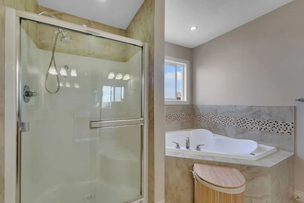 308 Kinniburgh Link Chestermere AB T1X 0P8