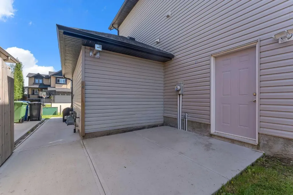 308 Kinniburgh Link Chestermere AB T1X 0P8