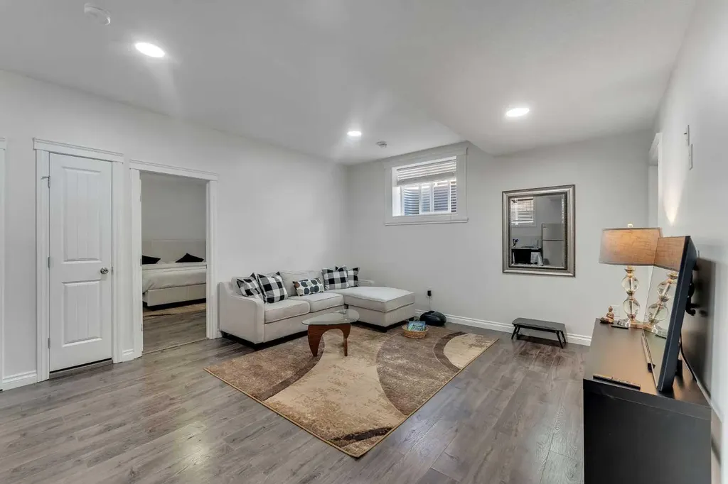 308 Kinniburgh Link Chestermere AB T1X 0P8