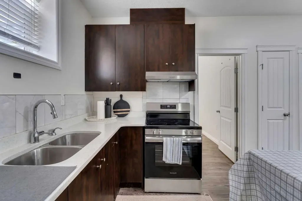 308 Kinniburgh Link Chestermere AB T1X 0P8