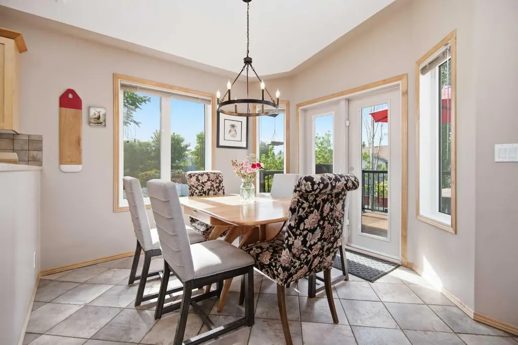 156 Aubrey Close Red Deer AB T4R 3B8