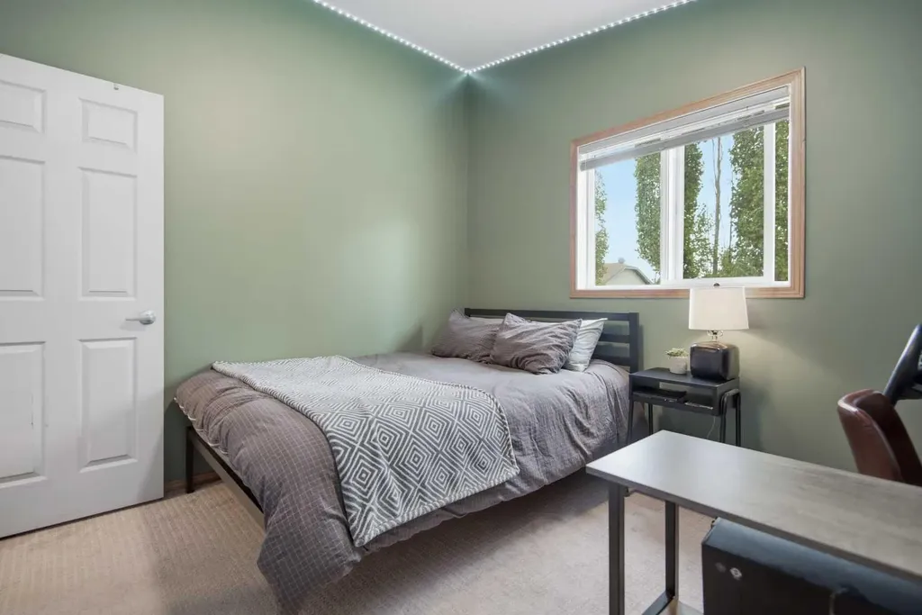 156 Aubrey Close Red Deer AB T4R 3B8