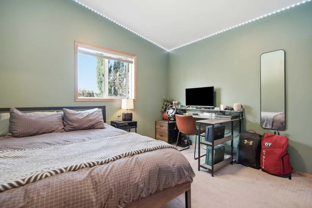 156 Aubrey Close Red Deer AB T4R 3B8