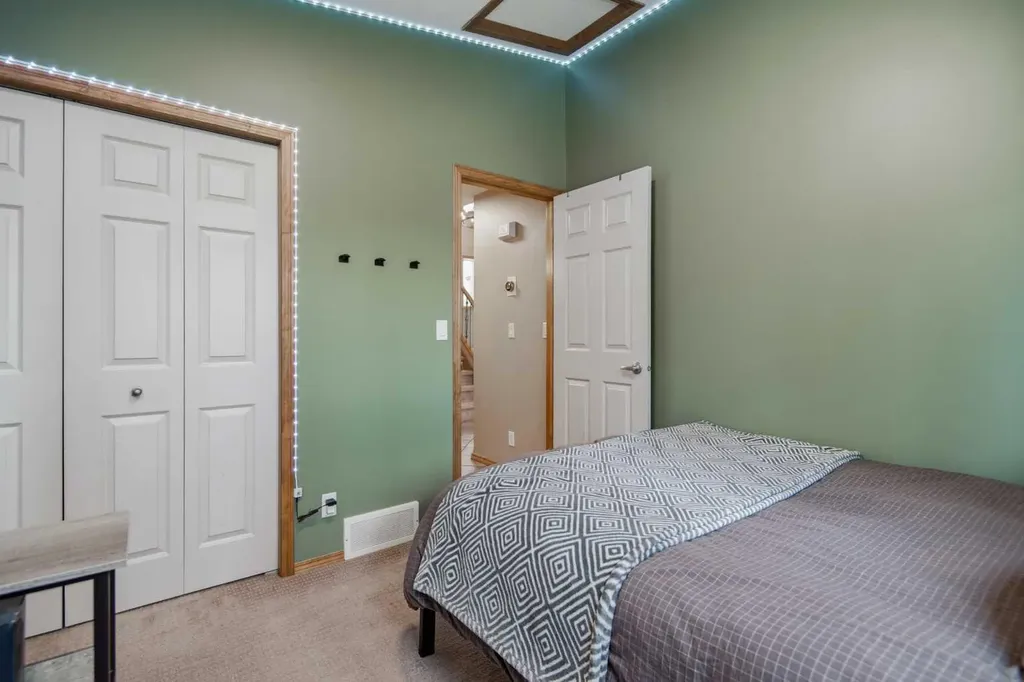 156 Aubrey Close Red Deer AB T4R 3B8