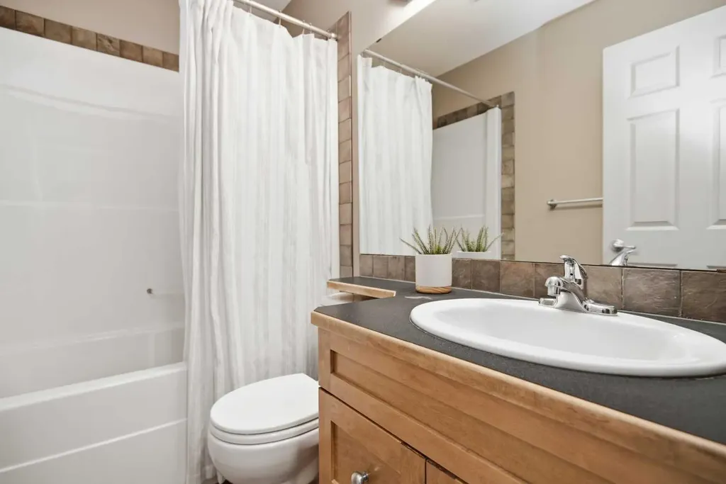 156 Aubrey Close Red Deer AB T4R 3B8