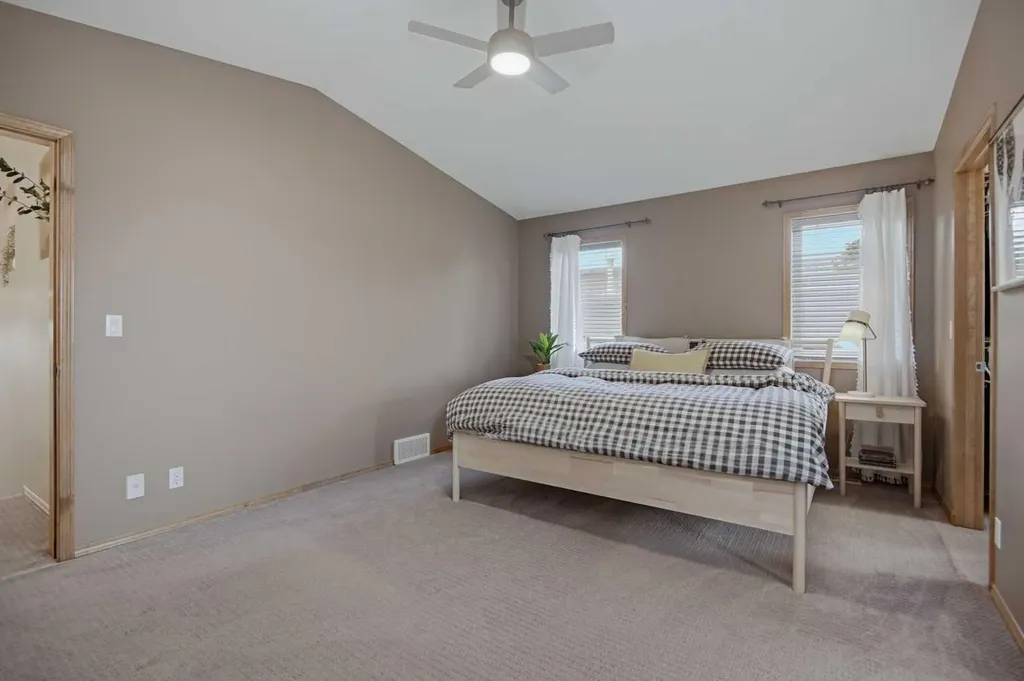 156 Aubrey Close Red Deer AB T4R 3B8
