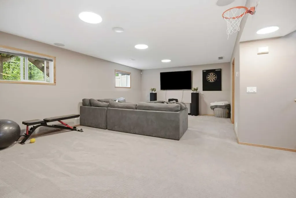 156 Aubrey Close Red Deer AB T4R 3B8