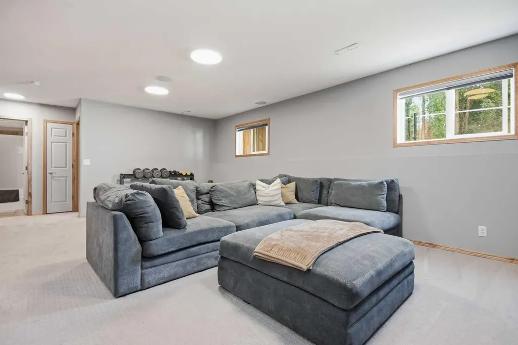 156 Aubrey Close Red Deer AB T4R 3B8