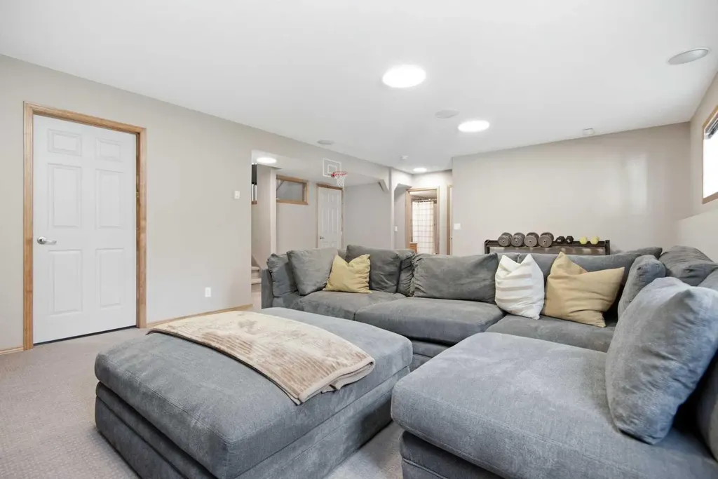 156 Aubrey Close Red Deer AB T4R 3B8