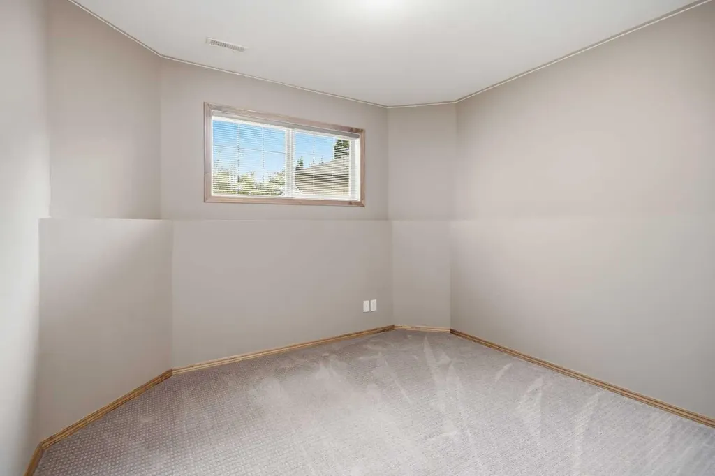 156 Aubrey Close Red Deer AB T4R 3B8