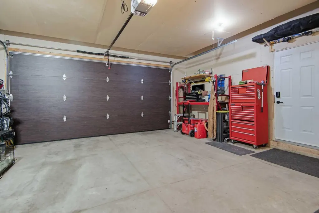 156 Aubrey Close Red Deer AB T4R 3B8