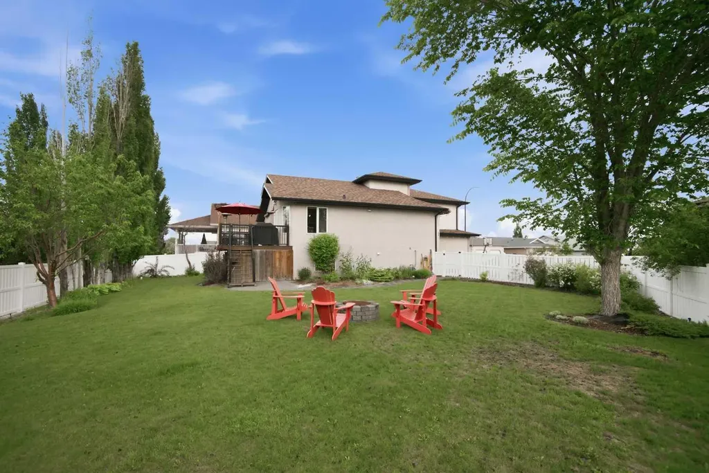 156 Aubrey Close Red Deer AB T4R 3B8