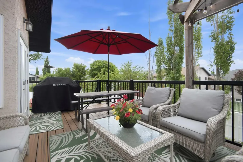 156 Aubrey Close Red Deer AB T4R 3B8