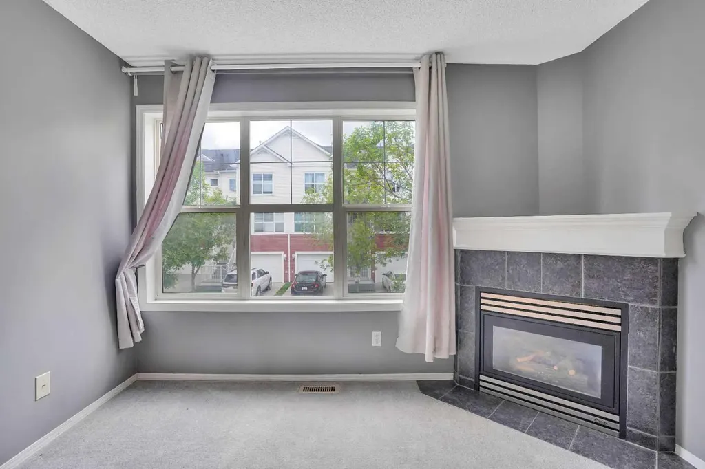 120 Country Village Cape NE Calgary AB T3K 5K2