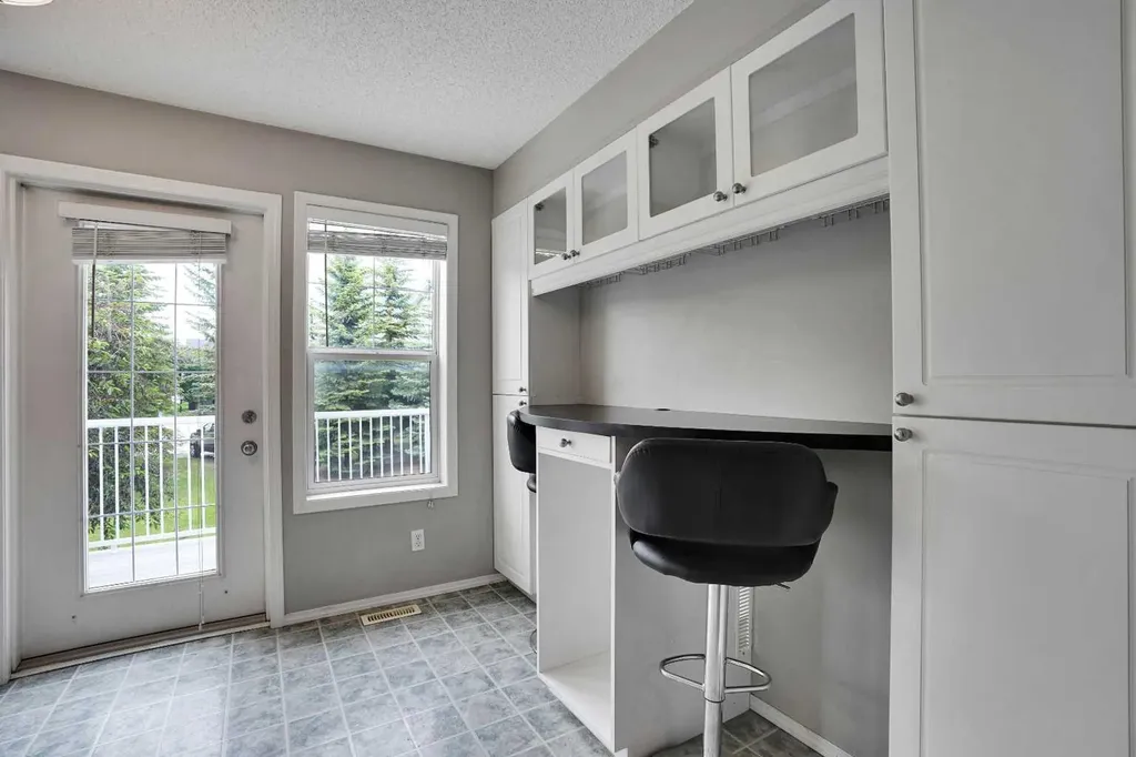 120 Country Village Cape NE Calgary AB T3K 5K2