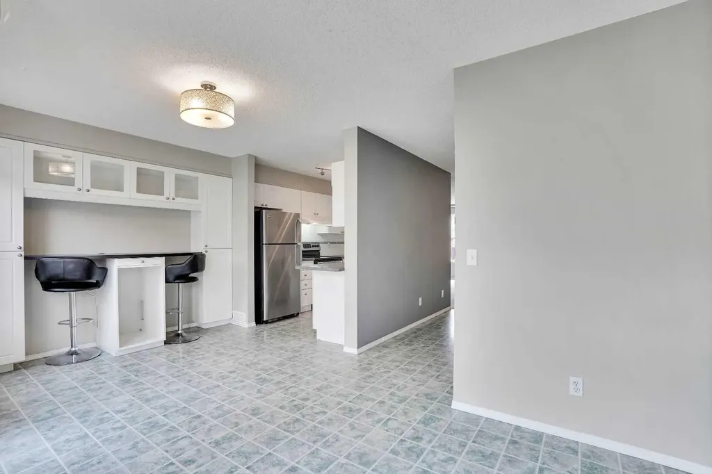 120 Country Village Cape NE Calgary AB T3K 5K2