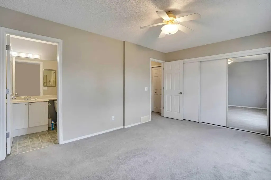 120 Country Village Cape NE Calgary AB T3K 5K2