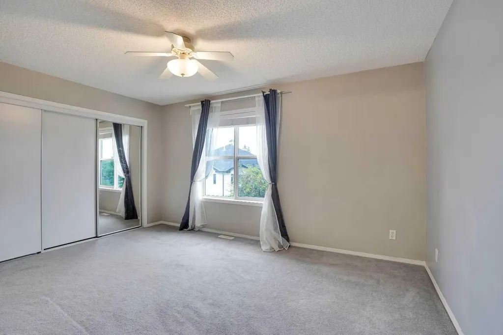 120 Country Village Cape NE Calgary AB T3K 5K2