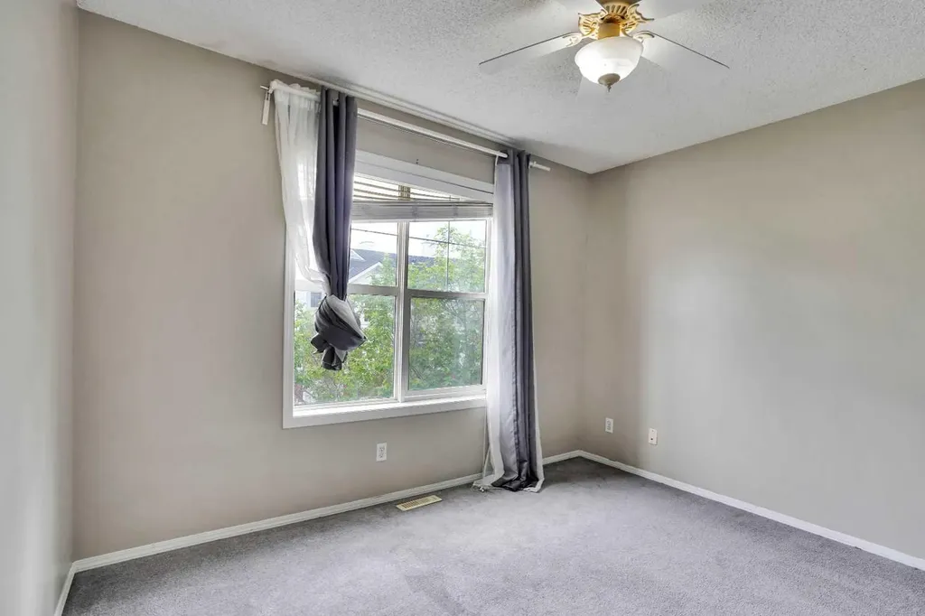 120 Country Village Cape NE Calgary AB T3K 5K2
