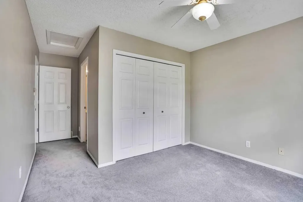 120 Country Village Cape NE Calgary AB T3K 5K2