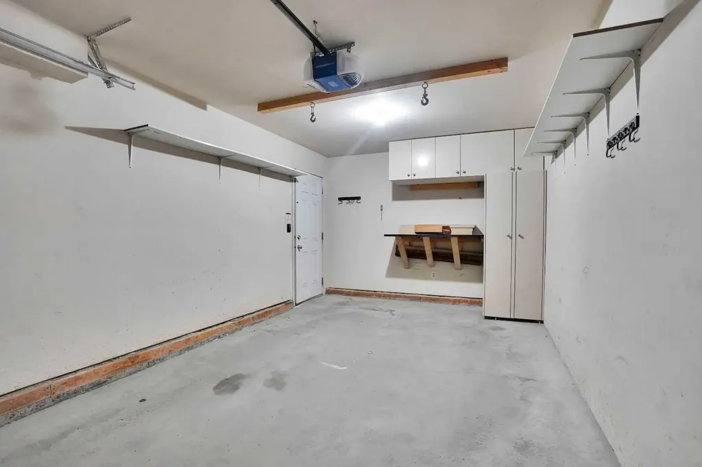 120 Country Village Cape NE Calgary AB T3K 5K2