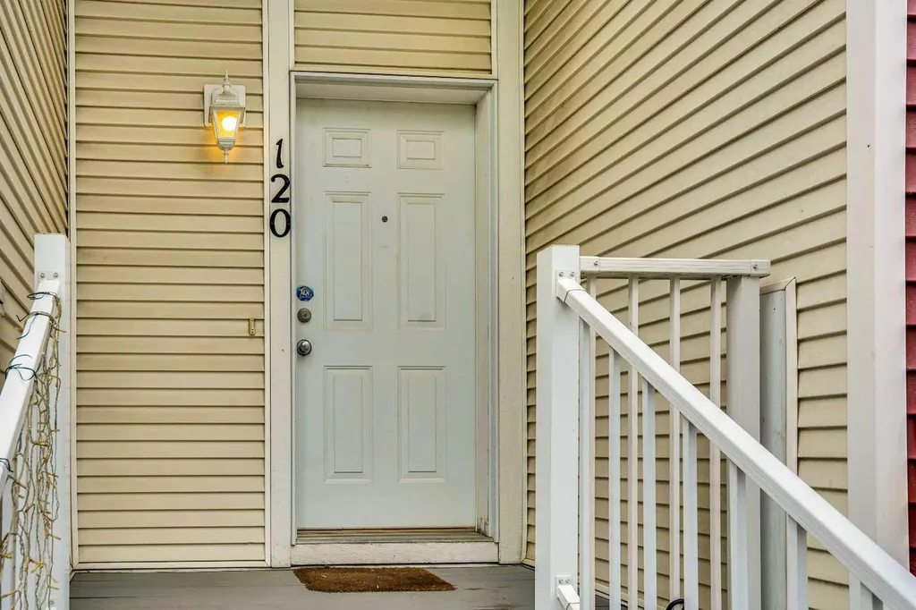 120 Country Village Cape NE Calgary AB T3K 5K2