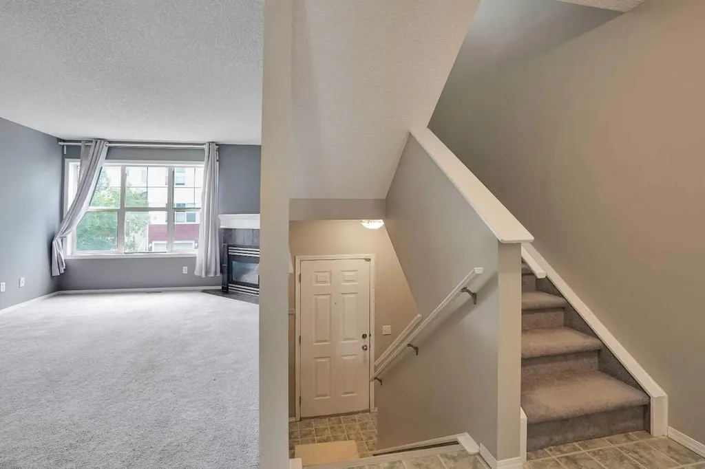 120 Country Village Cape NE Calgary AB T3K 5K2
