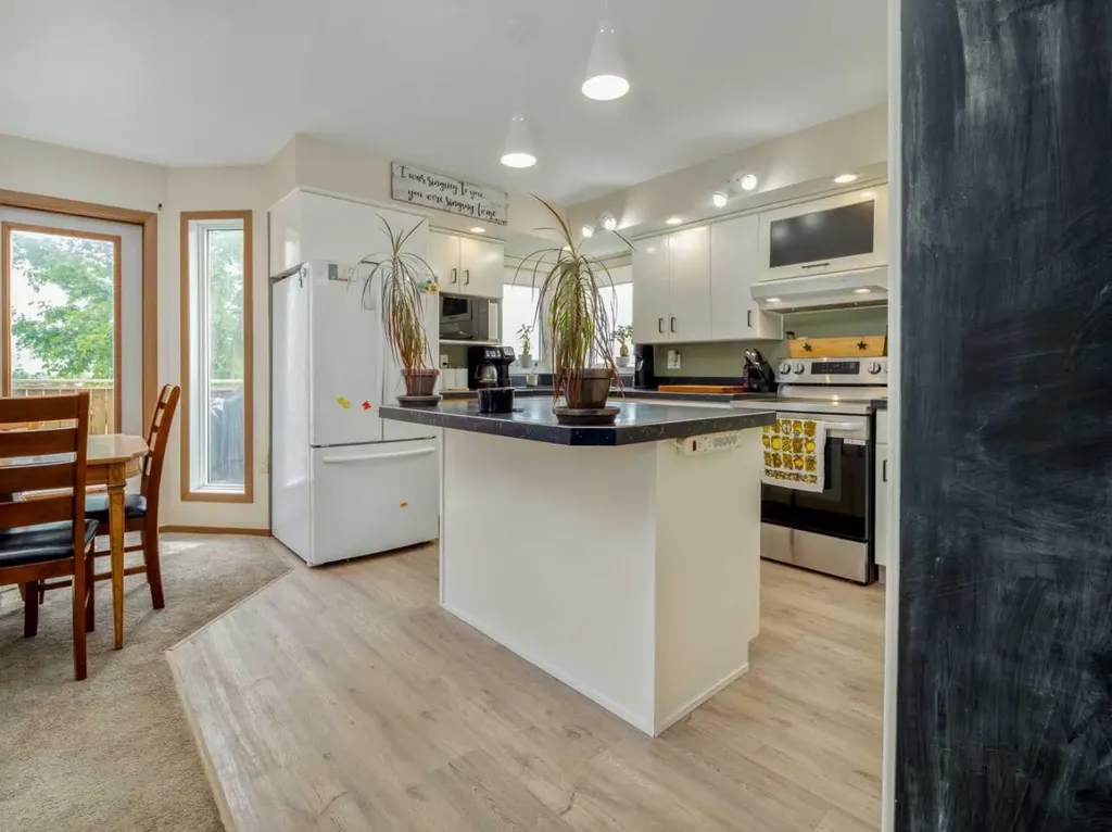 640 Tumbleweed Avenue Pincher Creek AB T0K 1W0