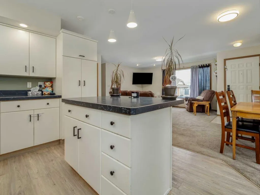 640 Tumbleweed Avenue Pincher Creek AB T0K 1W0