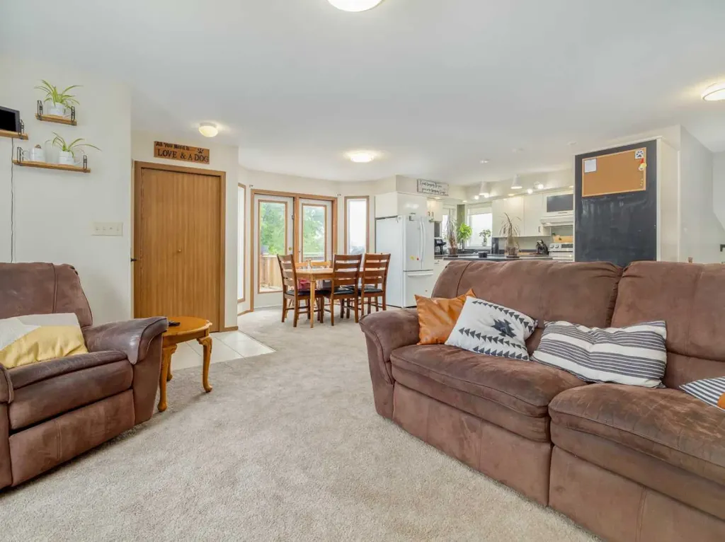 640 Tumbleweed Avenue Pincher Creek AB T0K 1W0