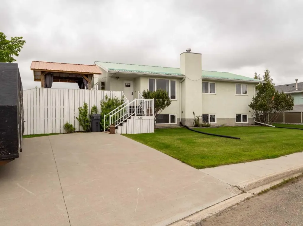 640 Tumbleweed Avenue Pincher Creek AB T0K 1W0