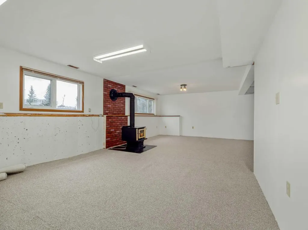 640 Tumbleweed Avenue Pincher Creek AB T0K 1W0