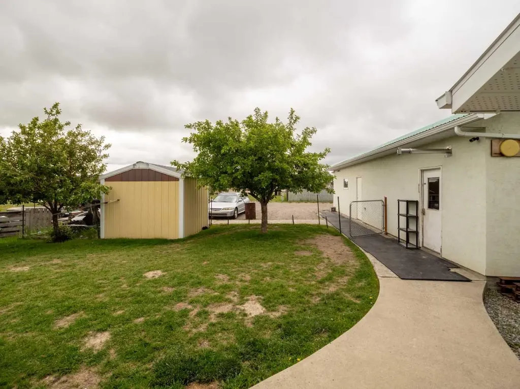 640 Tumbleweed Avenue Pincher Creek AB T0K 1W0