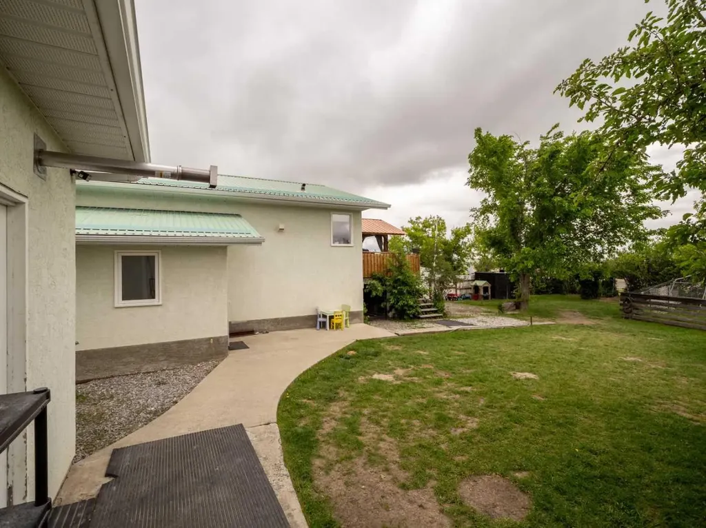 640 Tumbleweed Avenue Pincher Creek AB T0K 1W0