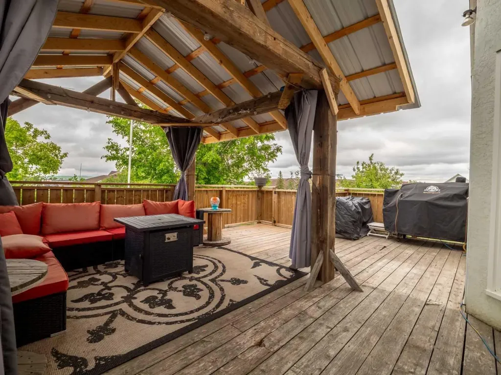 640 Tumbleweed Avenue Pincher Creek AB T0K 1W0