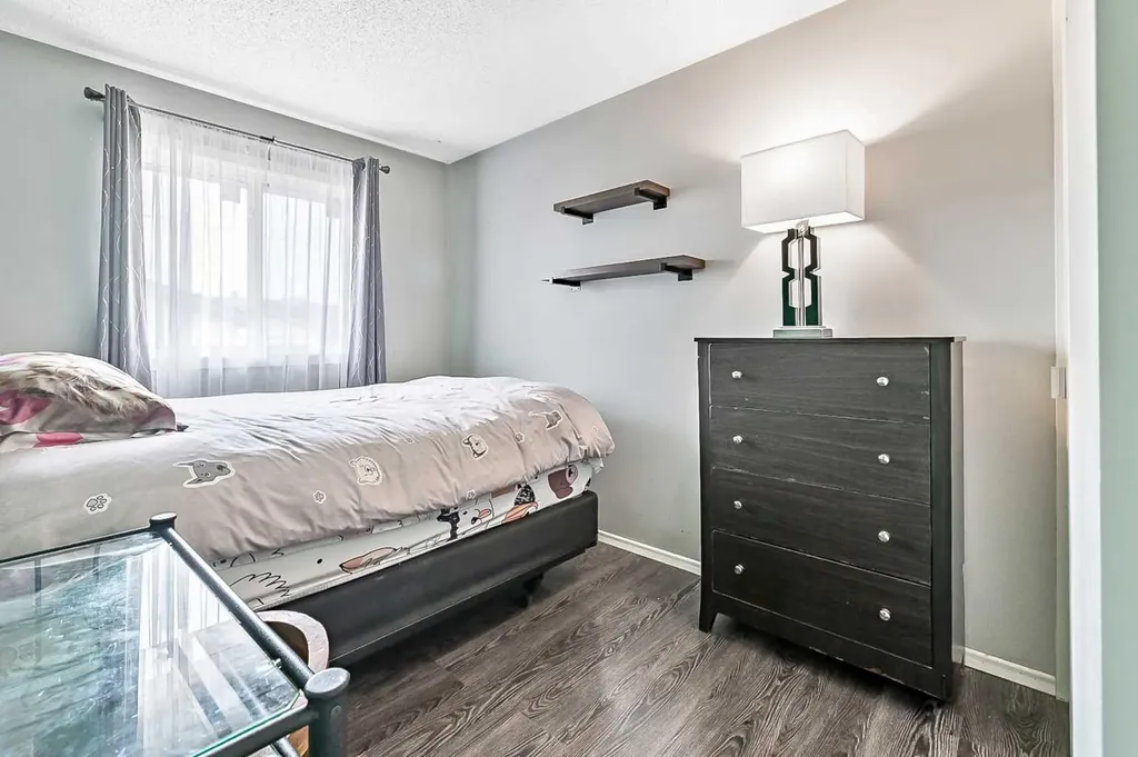 399 Maitland Crescent NE Calgary AB T2A 5T6