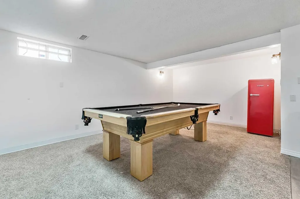 399 Maitland Crescent NE Calgary AB T2A 5T6