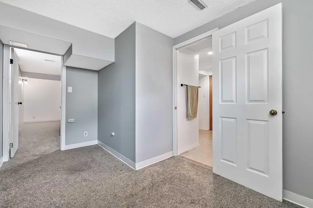 399 Maitland Crescent NE Calgary AB T2A 5T6